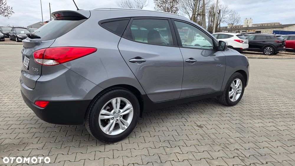 Hyundai ix35 1.7 CRDi 2WD blue Finale Gold - 18