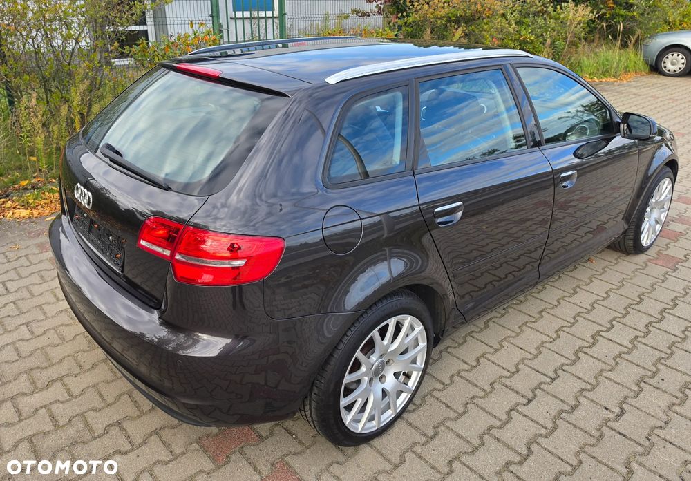 Audi A3 Sportback 1.6 TDI DPF Ambiente - 10