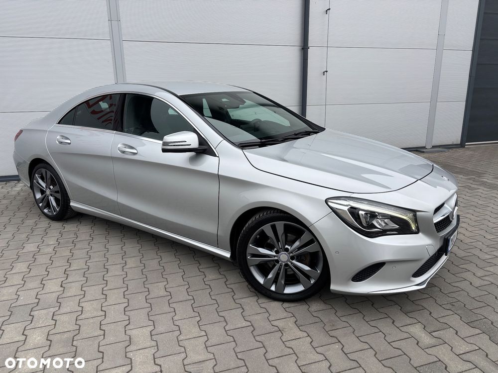 Mercedes-Benz CLA 180 7G-DCT Urban - 6