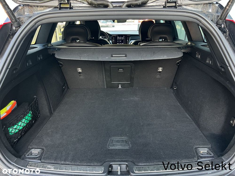 Volvo V60 B5 B AWD R-Design - 23