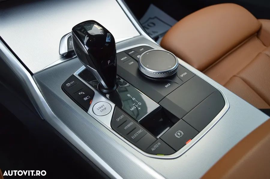 BMW Seria 3 320e Aut. M Sport - 35