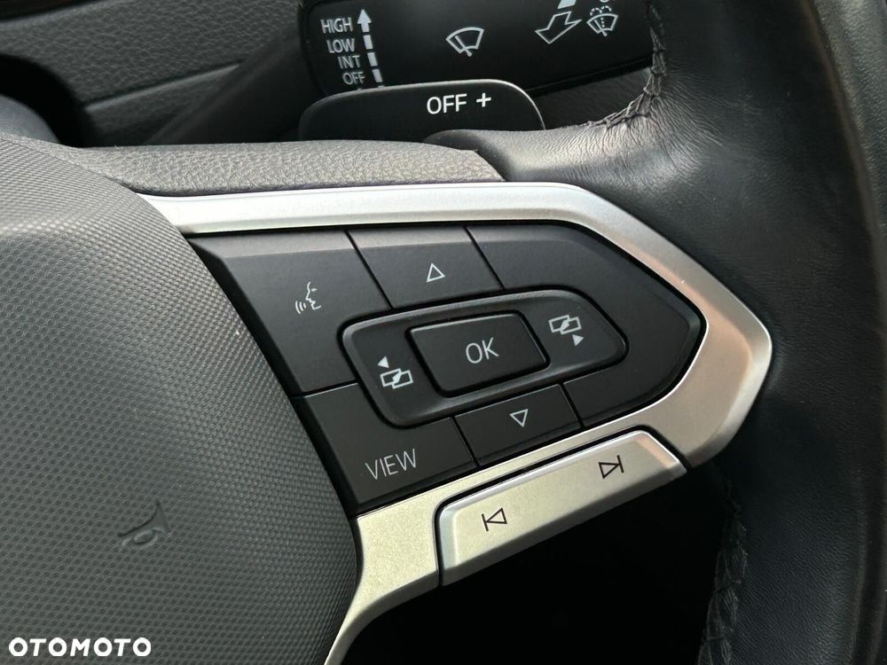 Volkswagen Passat 2.0 TSI Business DSG - 23