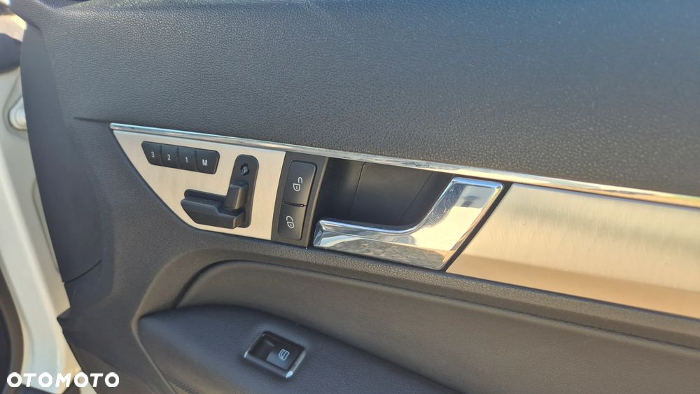Mercedes-Benz Klasa E 350 CDI BlueEff - 13