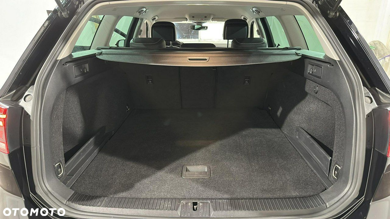 Volkswagen Passat - 25