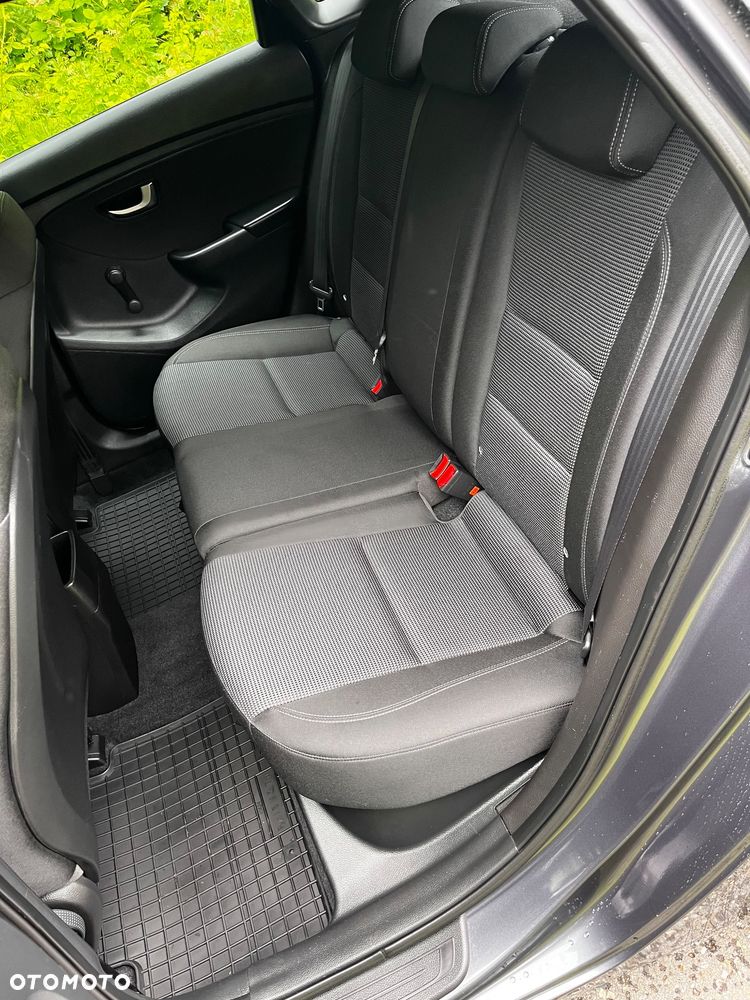 Hyundai i30 1.4 Classic + - 18
