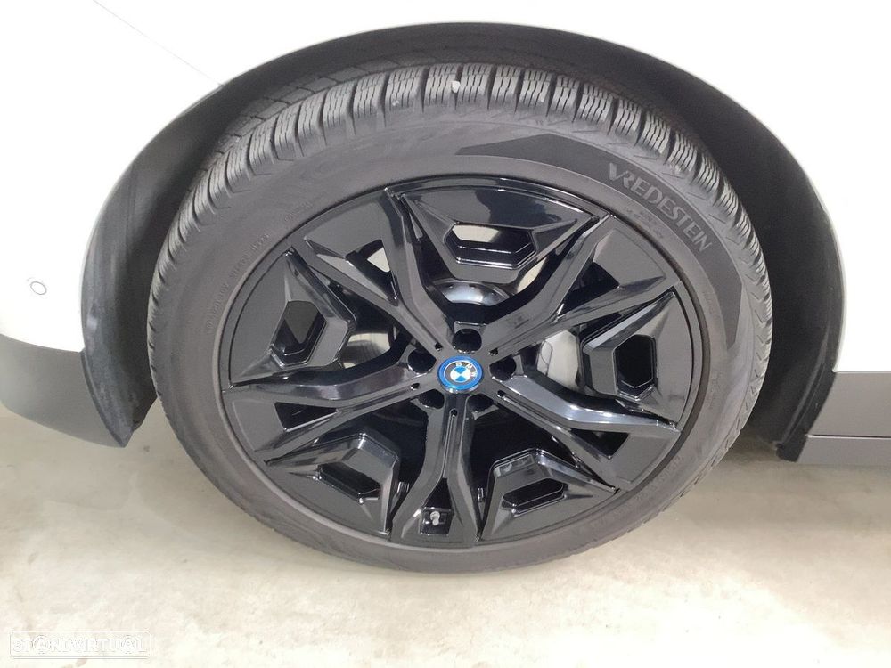 BMW iX xDrive 40 Pack Desportivo - 6