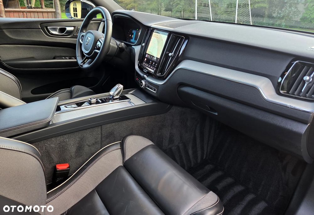 Volvo XC 60 B4 D AWD Ultimate Bright - 29
