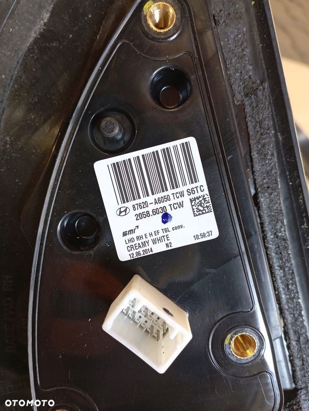 HYUNDAI I30 II 2 LUSTERKO PRAWE 8 PIN EUROPA 87620-A6050 - 8