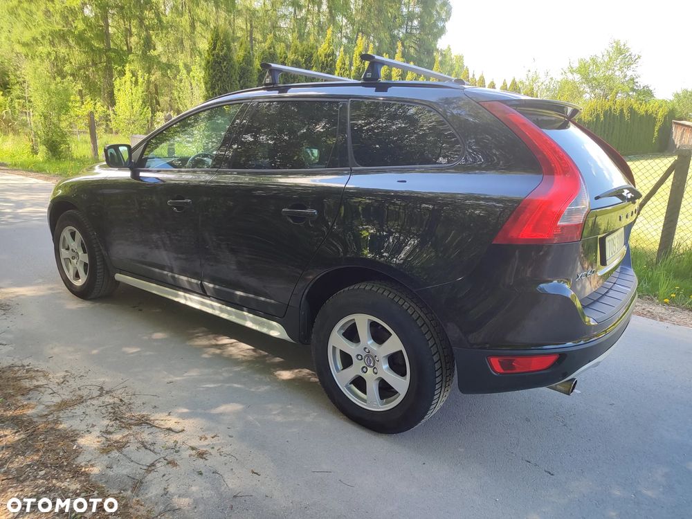 Volvo XC 60 2.4D AWD R-Design - 11