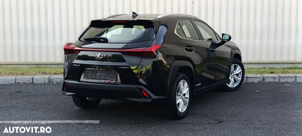 Lexus UX 250h FWD Business - 4