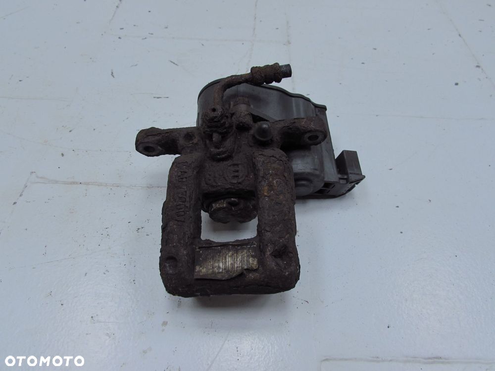 PEUGEOT 308 II T9 13-17 ZACISK HAMULCOWY TYL PRAWY 9800229080 - 1