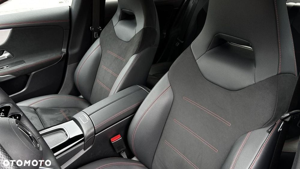 Mercedes-Benz CLA 200 mHEV AMG Line 7G-DCT - 13