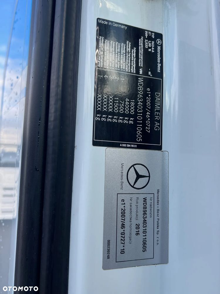 Mercedes-Benz 1843 - 17