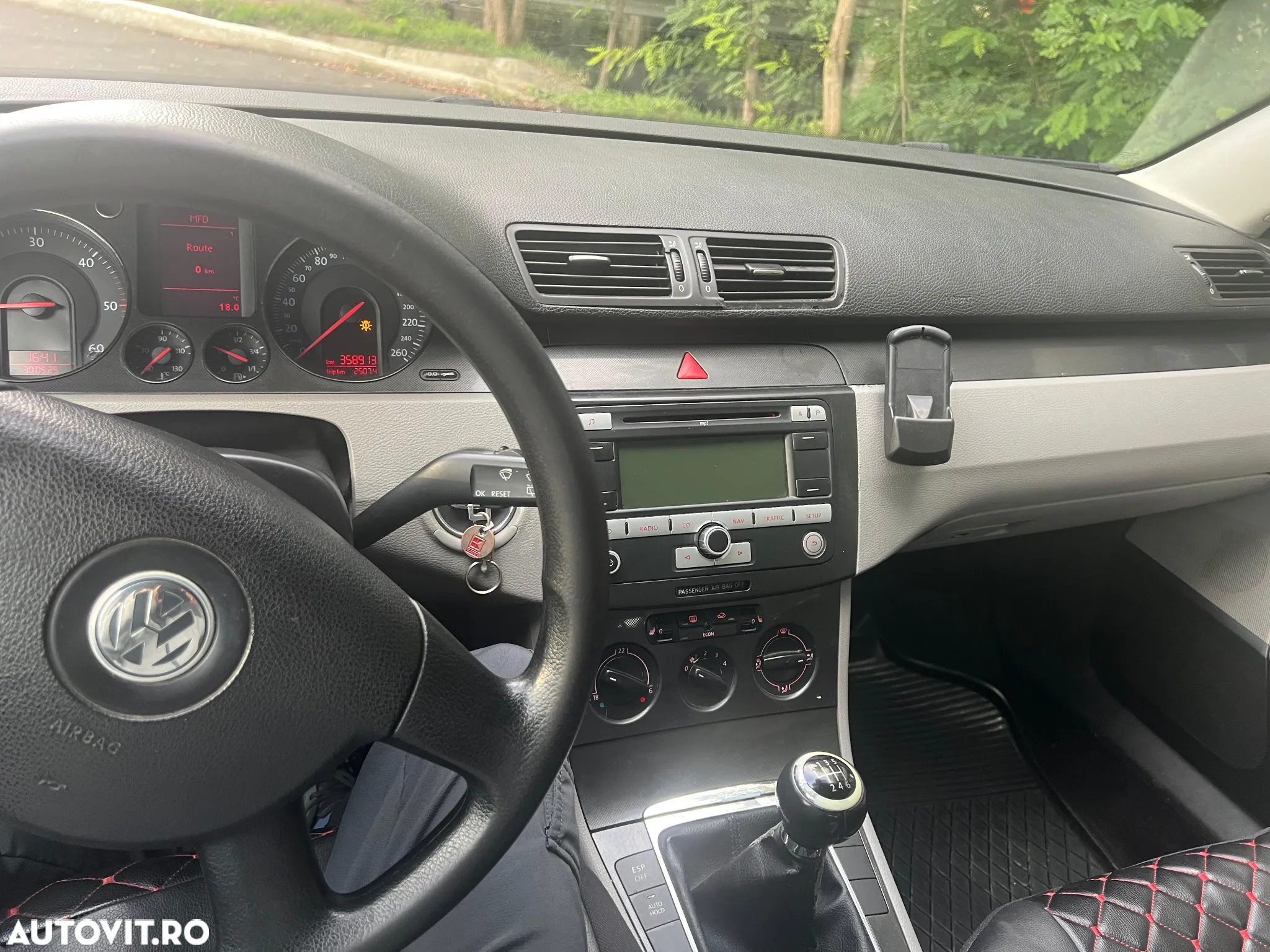 Volkswagen Passat - 2