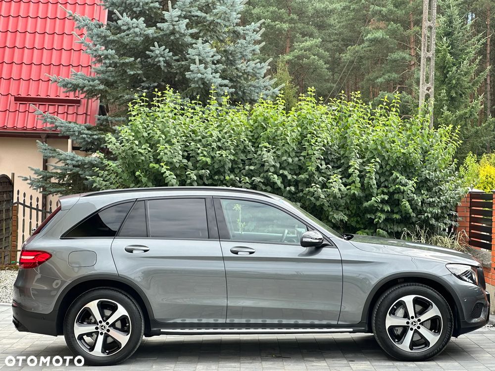 Mercedes-Benz GLC 250 4Matic 9G-TRONIC Exclusive - 24