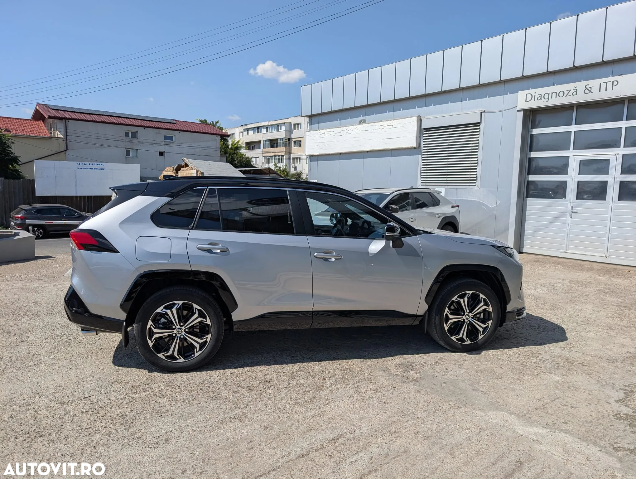 Toyota RAV4 2.5 PHEV VVT-iE 4x4 Style Bi-Tone - 6