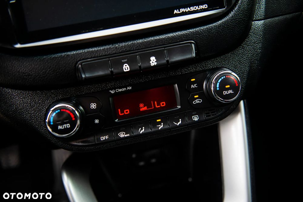 Kia Ceed 1.6 GDI ISG Vision - 24