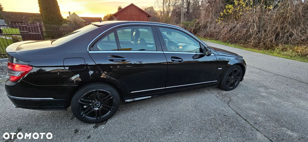 Mercedes-Benz Klasa C 350 CDI DPF 4Matic 7G-TRONIC BlueEFFICIENCY Avantgarde - 7