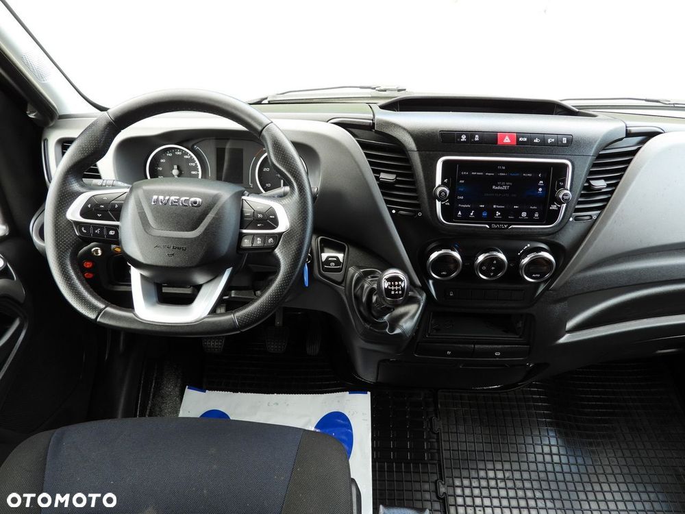 Iveco DAILY 35S18 KONTENER WINDA 8 PALET WEBASTO TEMPOMAT NAWIGACJA LEDY PNEUMATYKA KLIMATYZACJA  180KM - 30