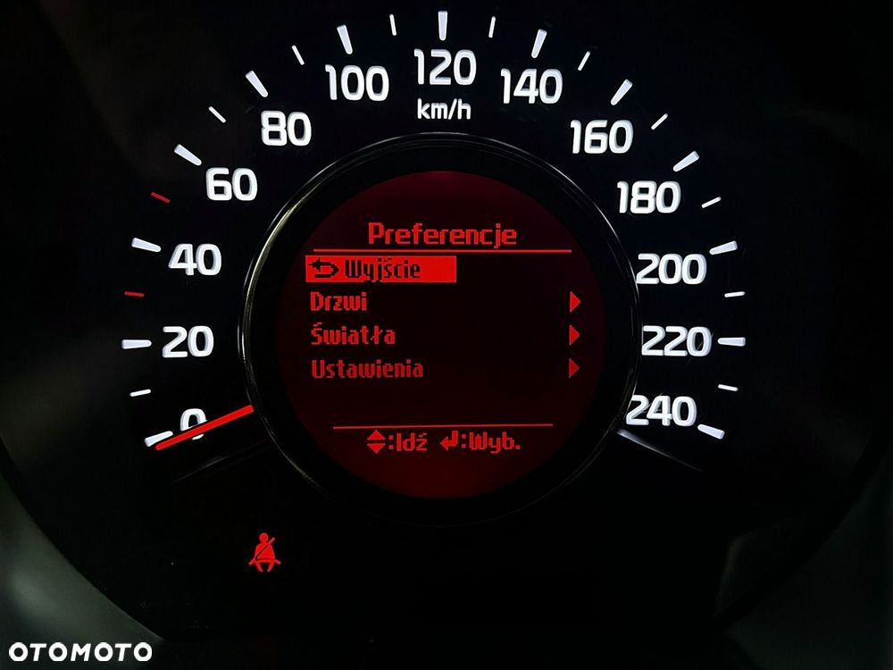 Kia Ceed - 36
