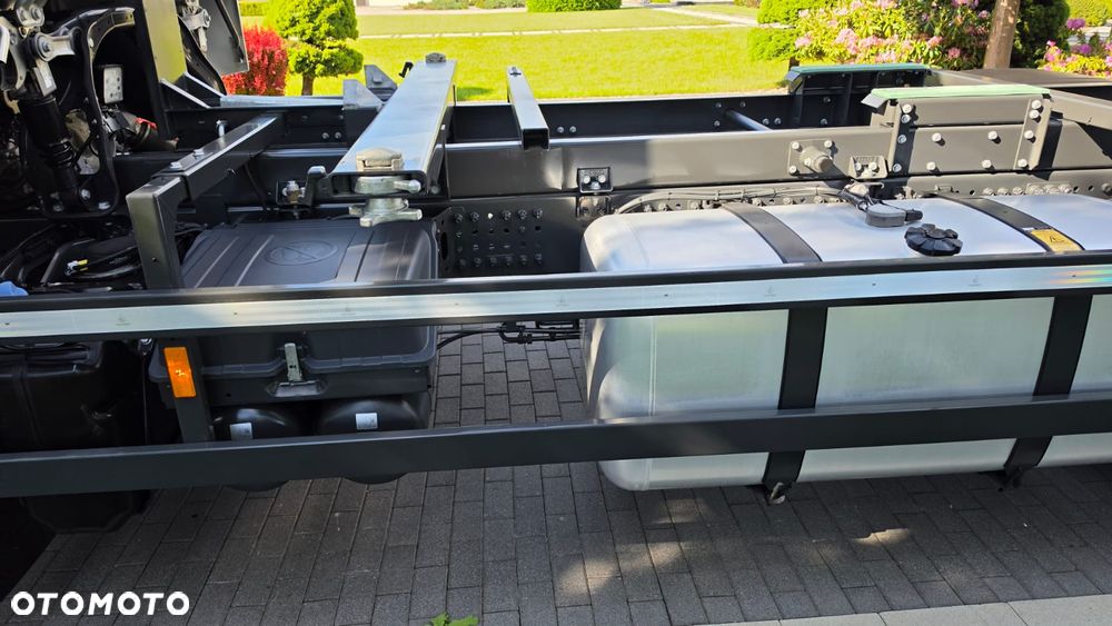 Mercedes-Benz ///ACTROS///2545/// MP5///2022///BIG SPACE///NOWY/// NIE UŻYWANY///BDF///JEDYNE 5700  KM/// VIRTUAL COCPIT///FULL LED/// KLIMATYZACJA POSTOJOWA/// NAWIGACJA///SALONKA///STAN  FABRYCZNIE NOWY - 16