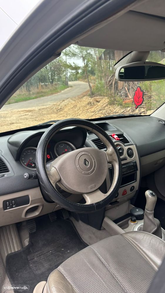 Renault Mégane - 5