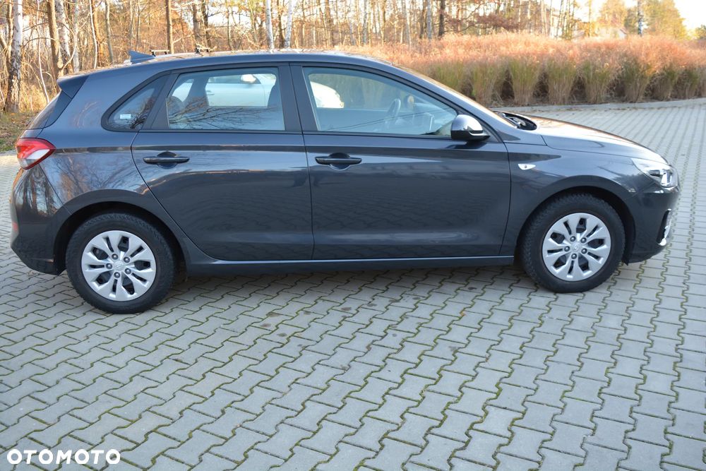 Hyundai i30 1.5 DPI Classic + - 7