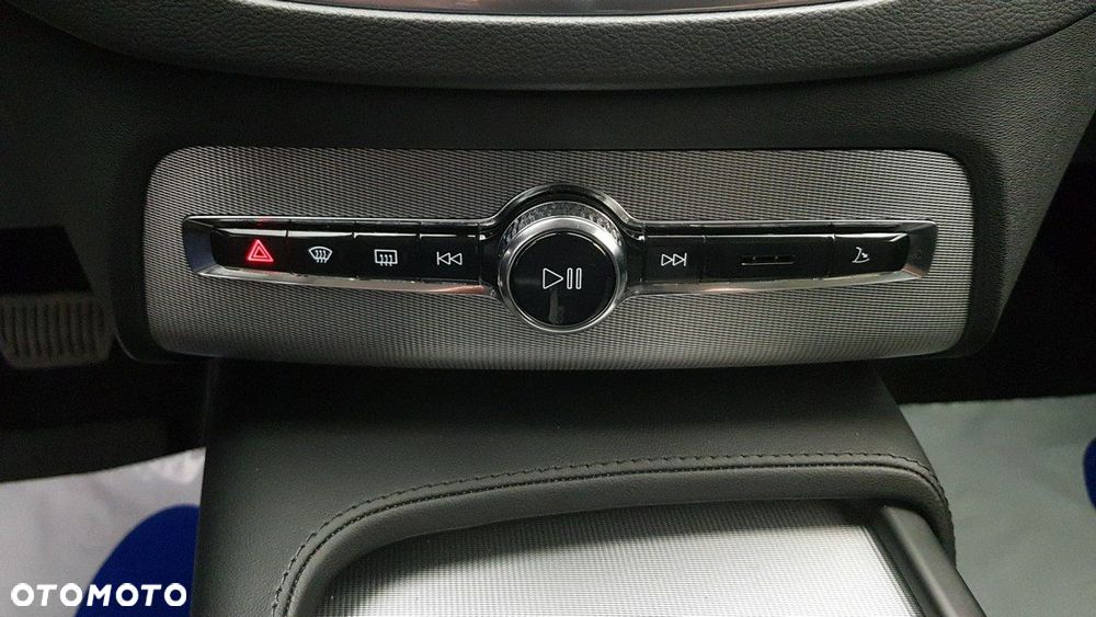 Volvo XC 90 - 22