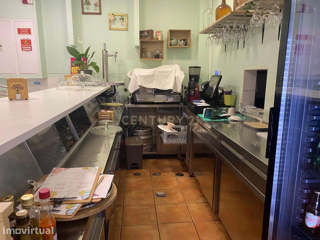 Restaurante em São Domingos de Benfica com clientela fidelizada - Grande imagem: 4/21