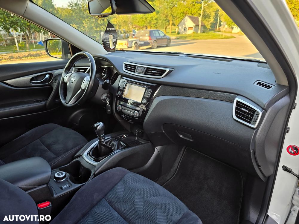 Nissan X-Trail 1.6 dCi ALL-MODE 4x4i Acenta - 24