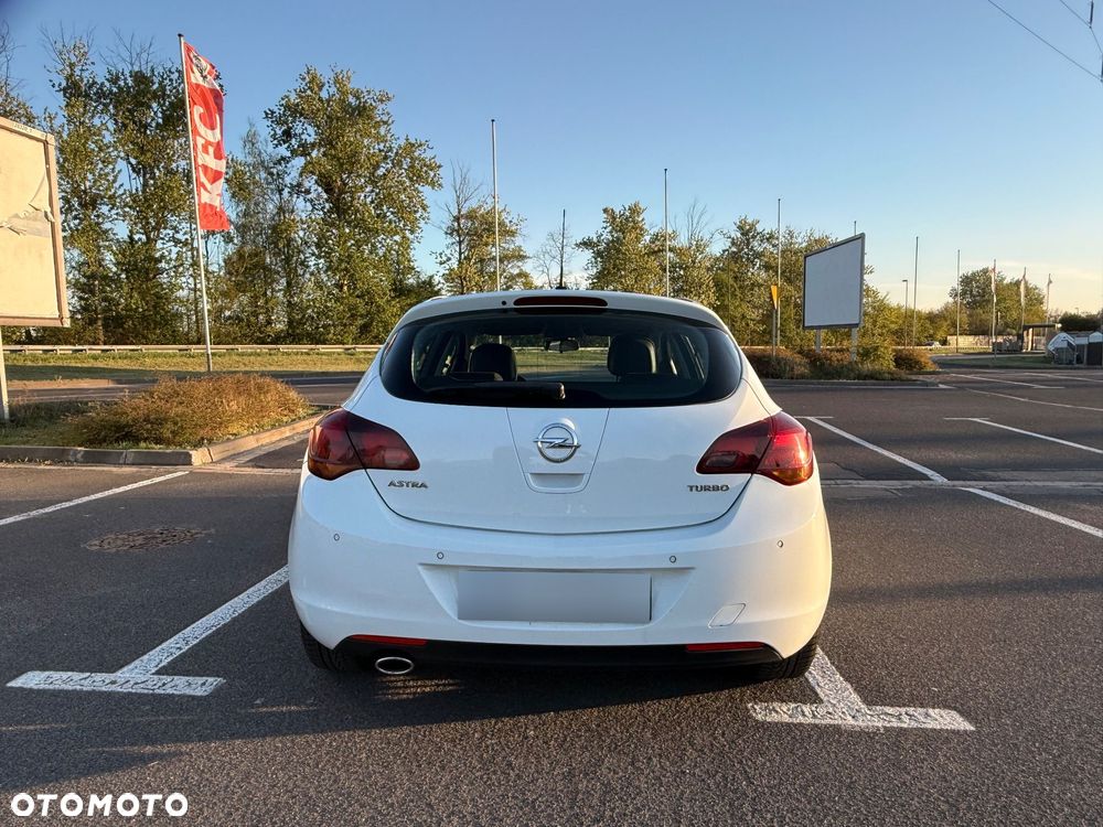 Opel Astra 1.4 Turbo Cosmo - 4