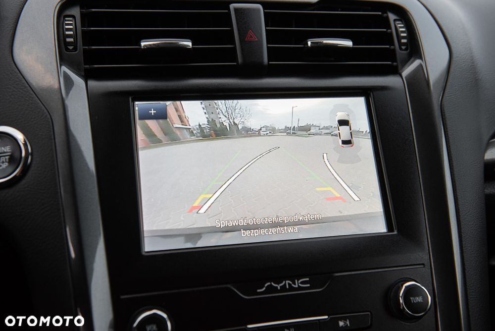 Ford Mondeo 2.0 EcoBlue Titanium - 24