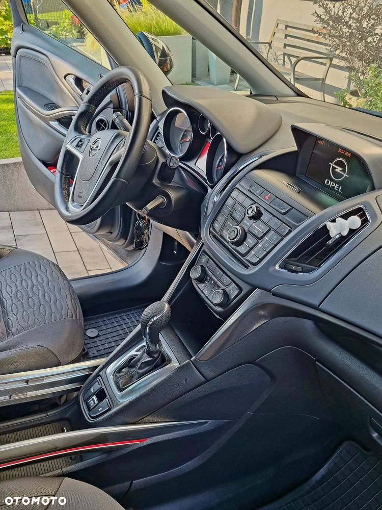 Opel Zafira - 10