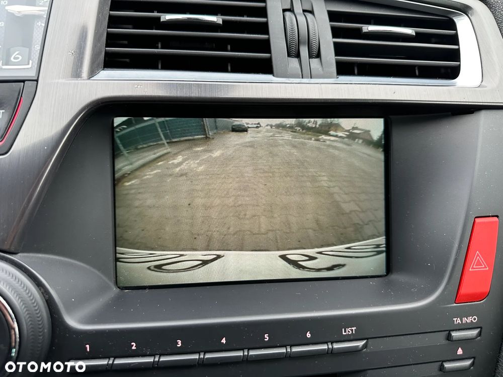 Citroën DS5 e-HDi 115 EGS6 SoChic - 38