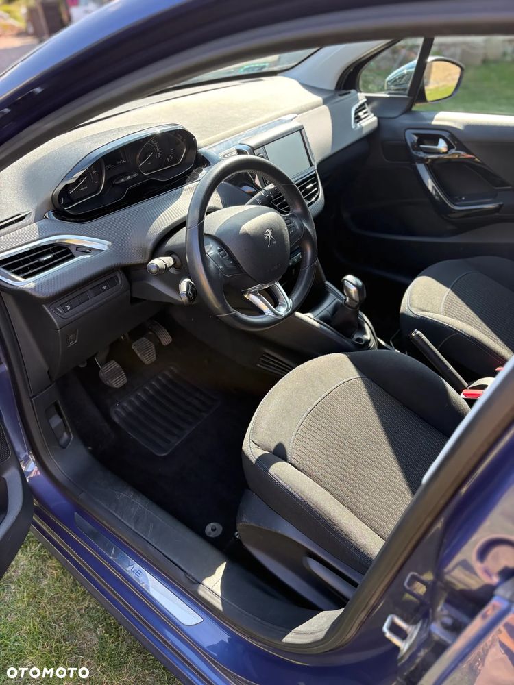 Peugeot 208 1.2 PureTech Style - 11