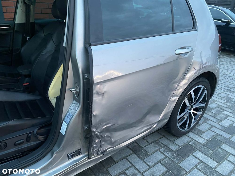 Volkswagen Golf 2.0 BlueTDI Highline - 35