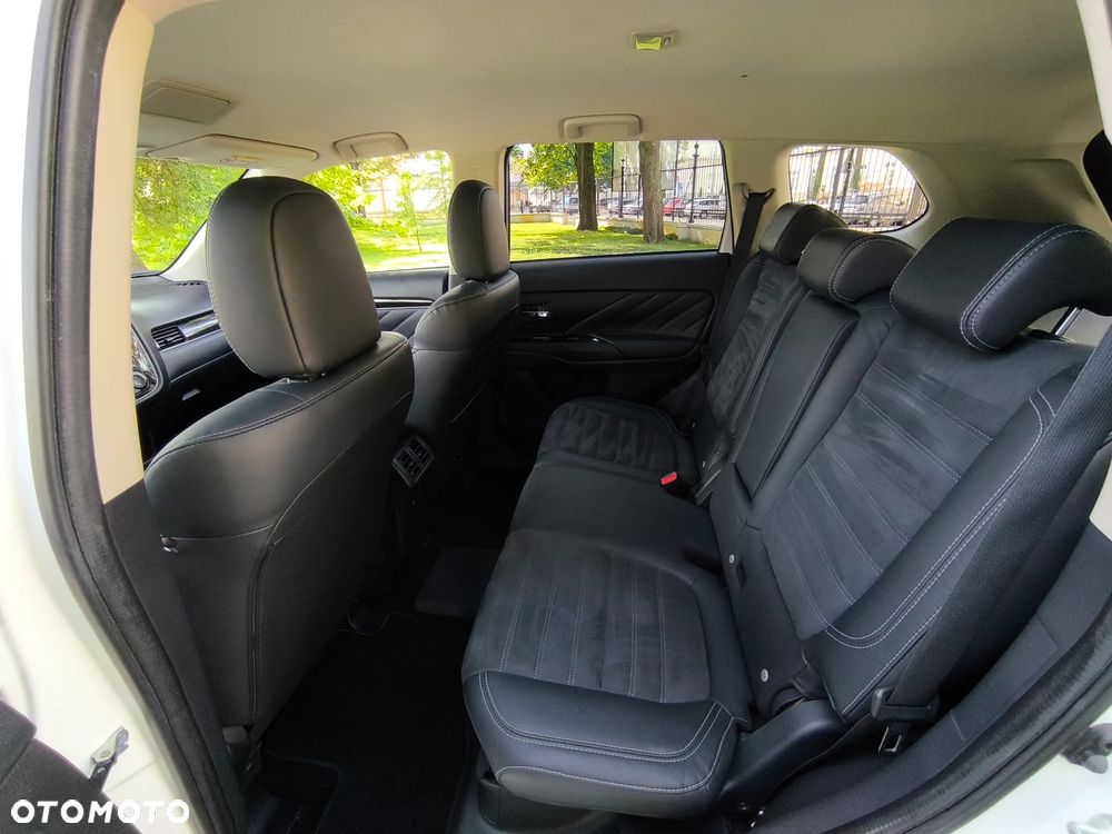 Mitsubishi Outlander 2.4 4WD - 22