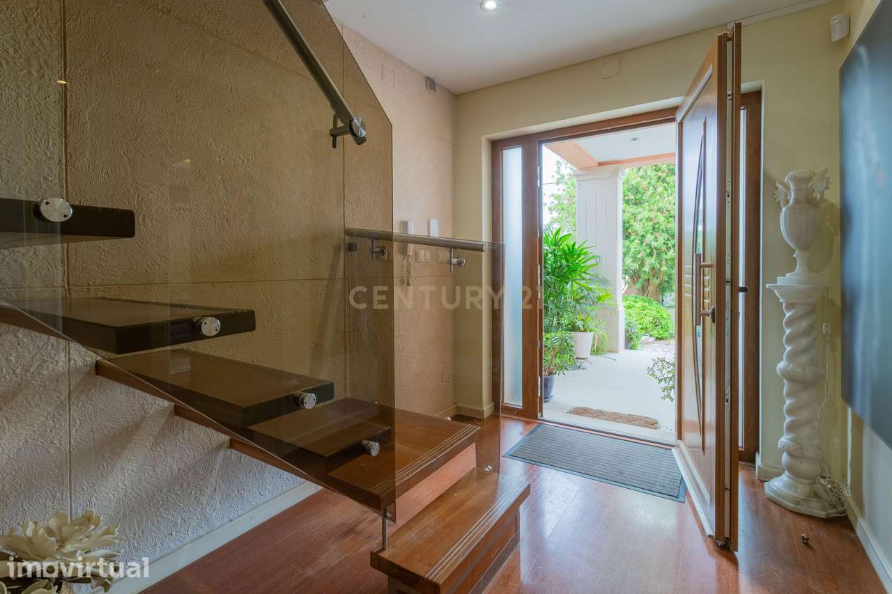 EXCLUSIVA MORADIA DE LUXO TÉRREA COM PISCINA NA VERDIZELA - Grande imagem: 3/60