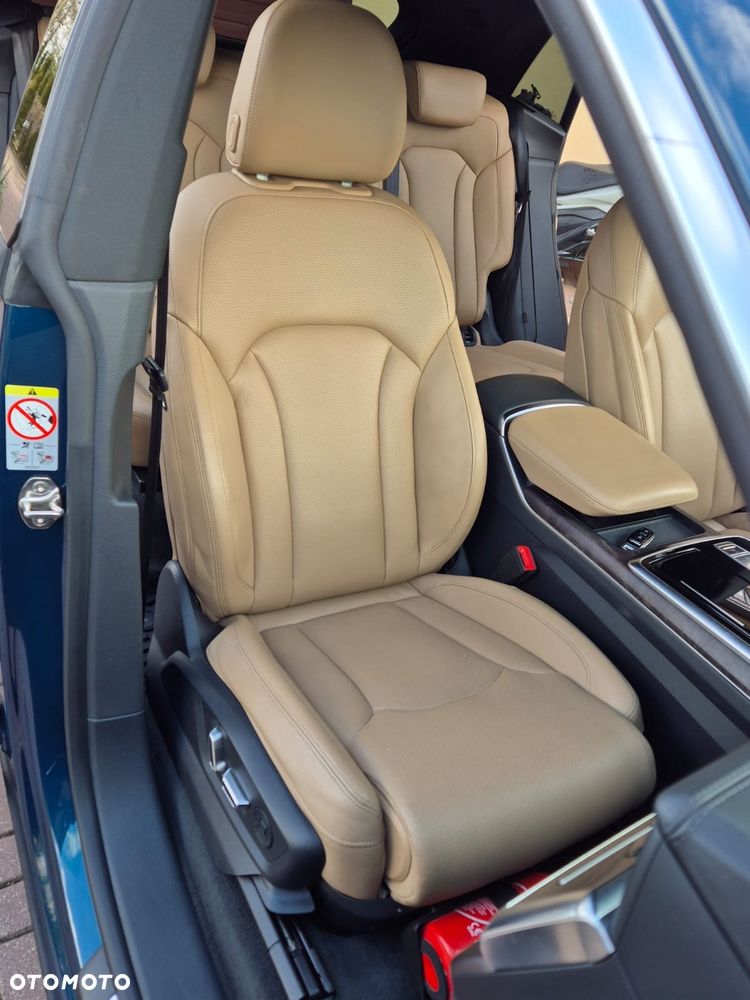 Audi Q8 - 30