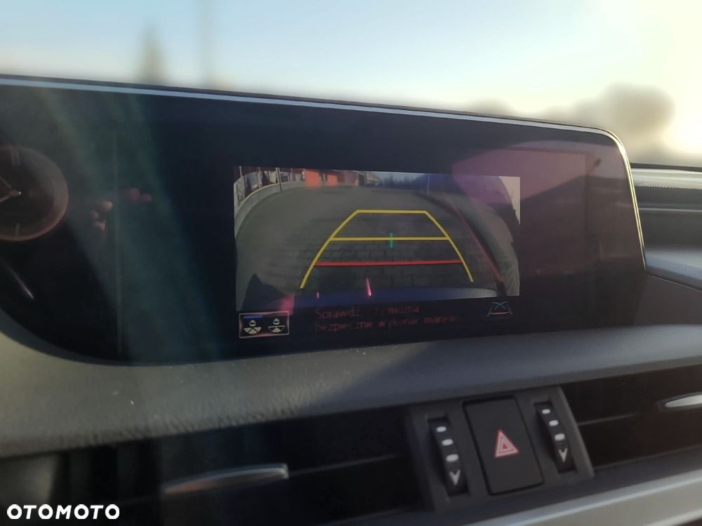 Lexus ES 300h Business Edition - 13