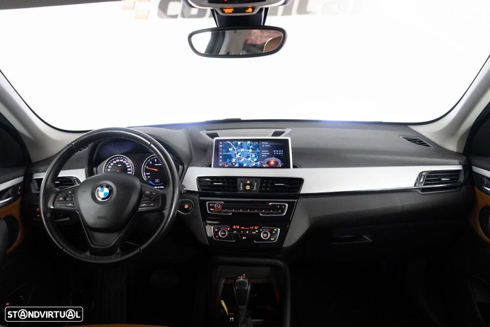 BMW X1 25 e xDrive Corporate Edition - 24