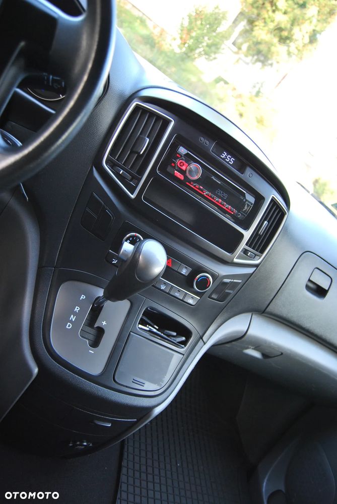 Hyundai GRAND STAREX - 11