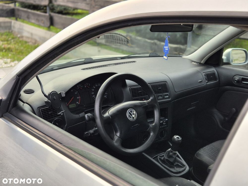 Volkswagen Golf - 5