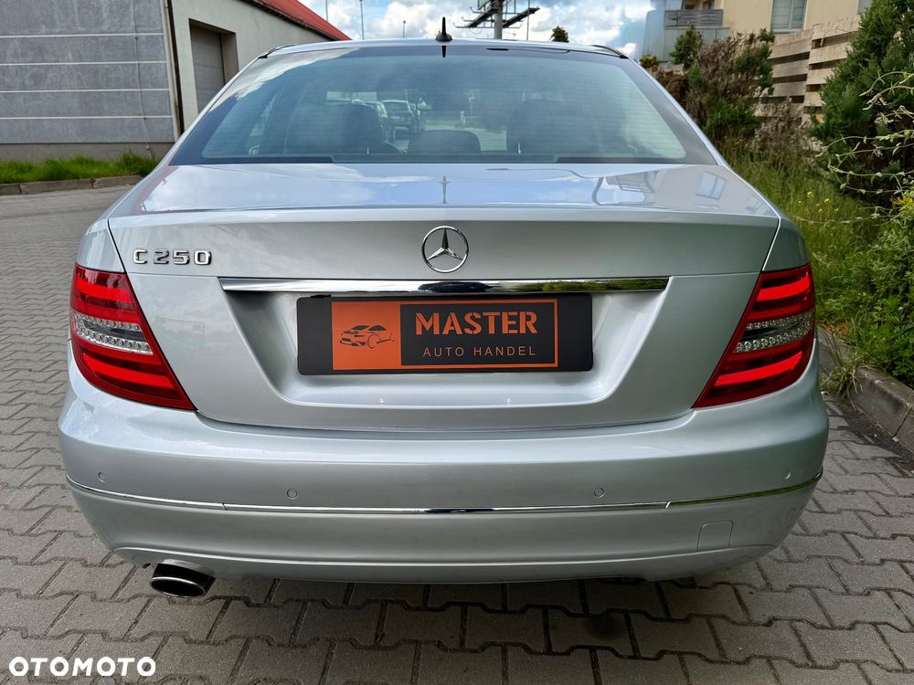 Mercedes-Benz Klasa C 250 CGI Automatik BlueEFFICIENCY Avantgarde - 13