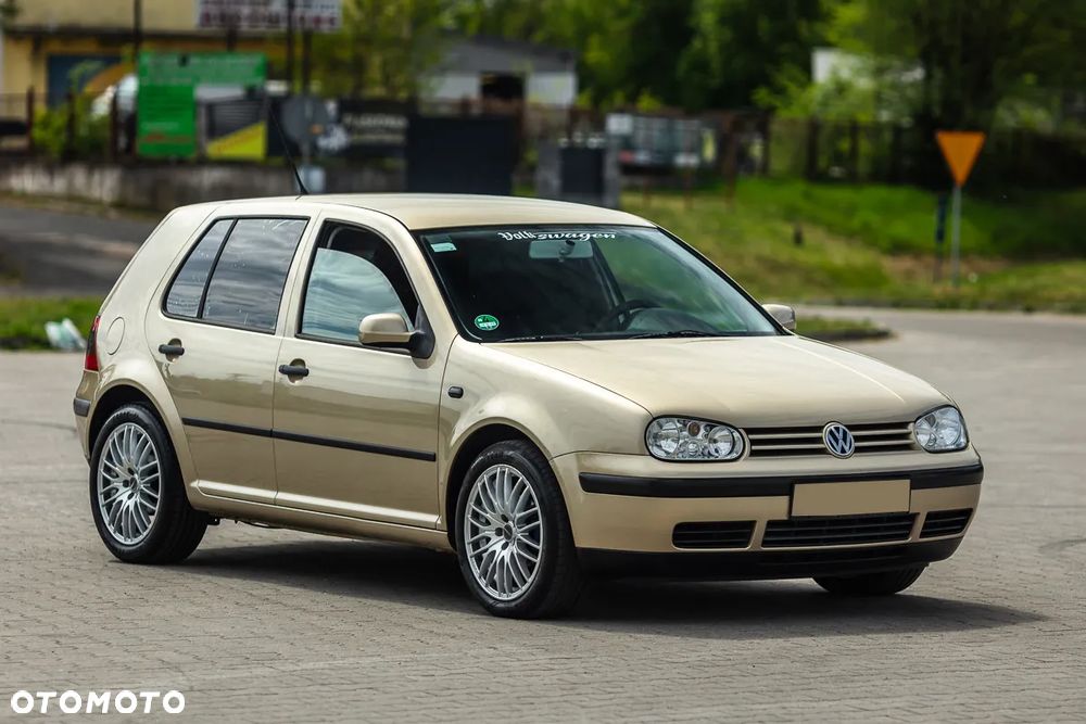 Volkswagen Golf - 11