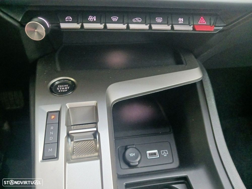 Peugeot 308 1.2 Hybrid Allure e-DCS6 - 19