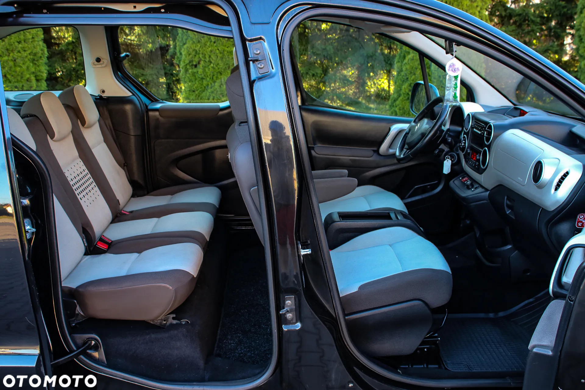 Citroën Berlingo Multispace e-HDi 90 FAP EGS6 Exclusive - 23