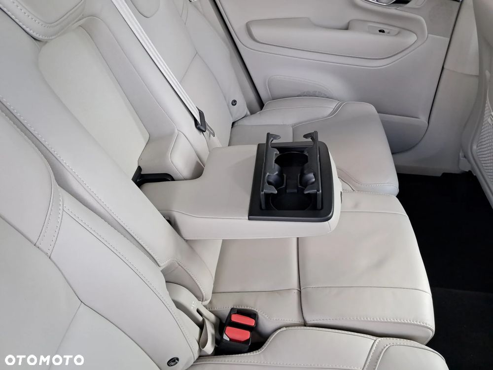 Volvo XC 90 B5 B AWD Ultra Bright 7os - 18