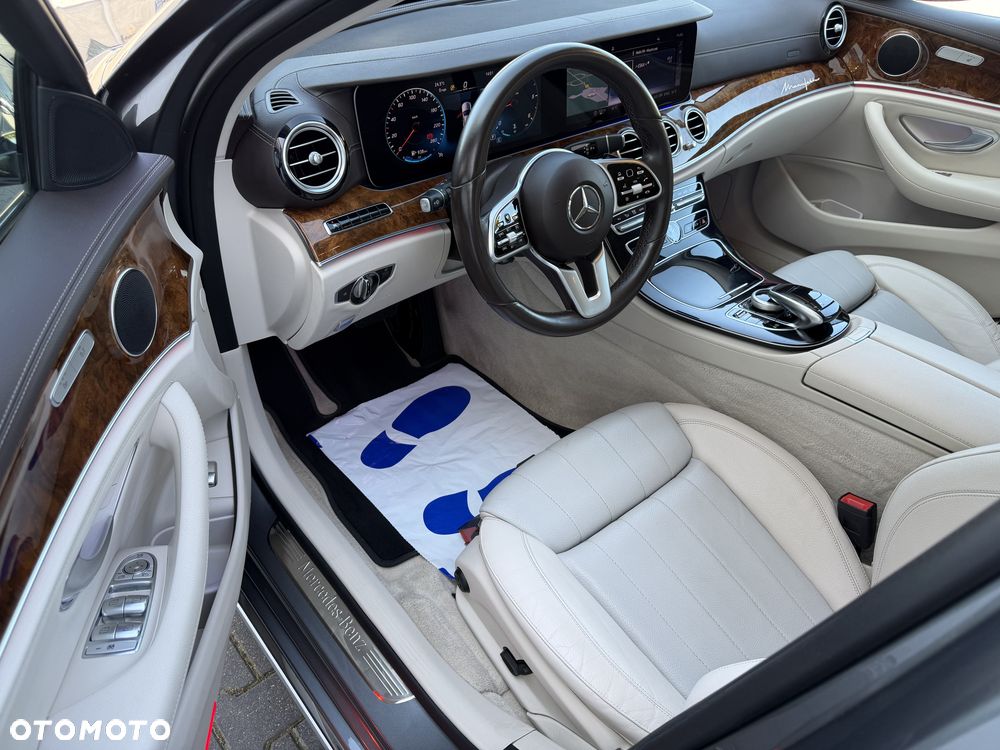 Mercedes-Benz Klasa E 220 d 4-Matic 9G-TRONIC - 9