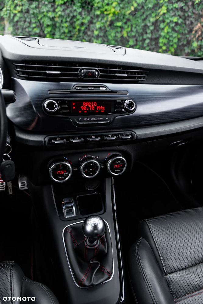 Alfa Romeo Giulietta 1.8 TBi 16V Quadrifoglio Verde - 37